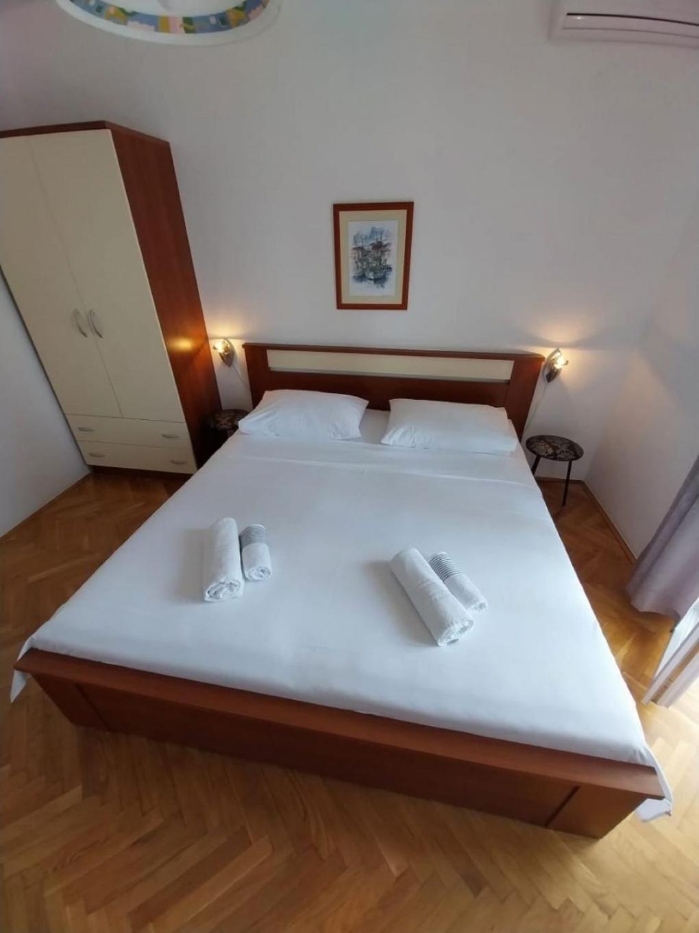 Apartments Josip 巴什卡沃达 外观 照片