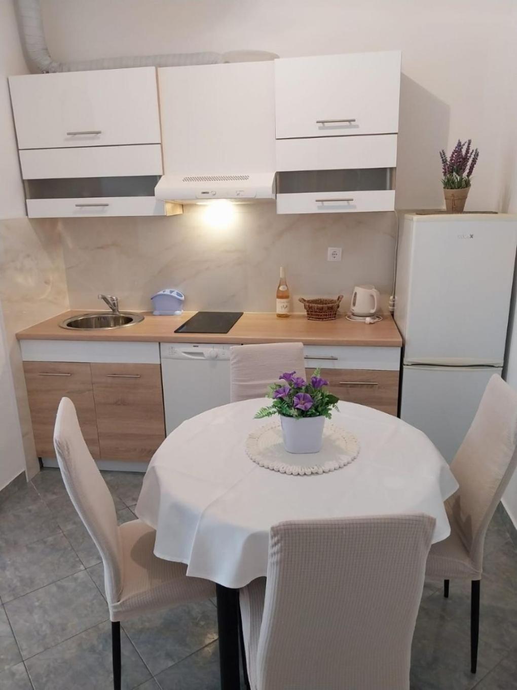 Apartments Josip 巴什卡沃达 外观 照片