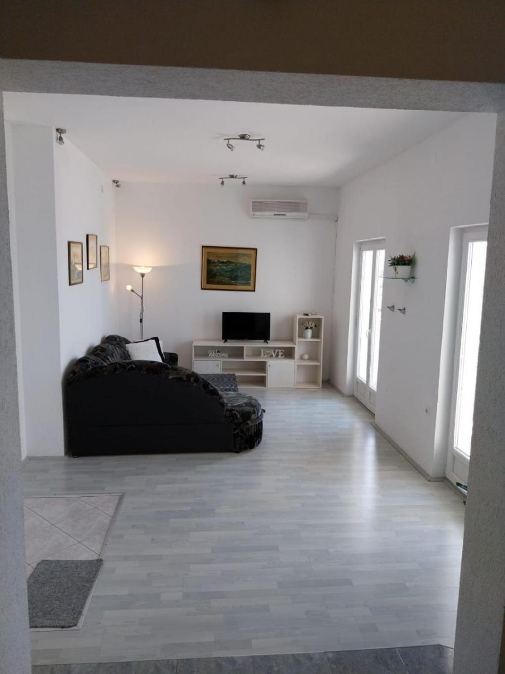 Apartments Josip 巴什卡沃达 外观 照片