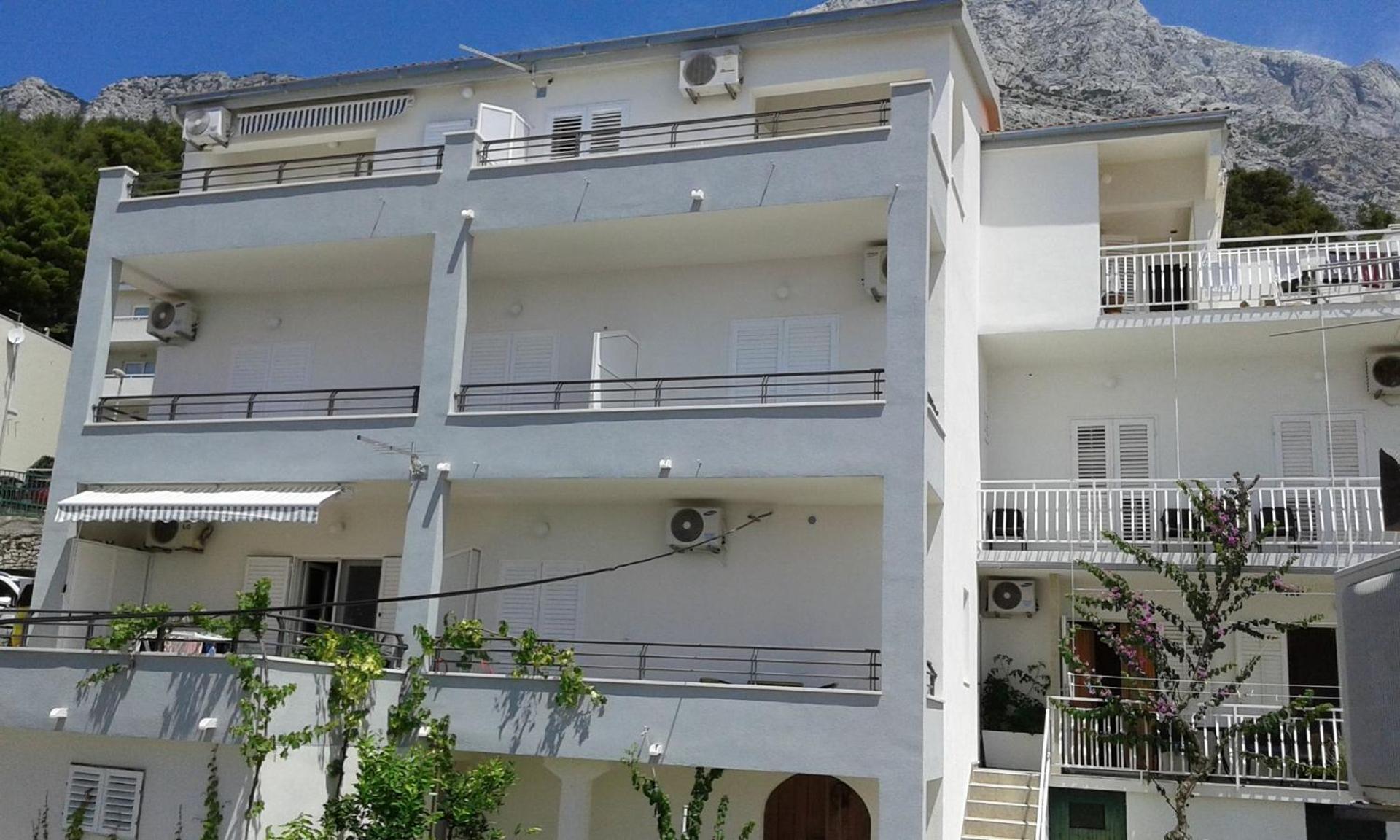 Apartments Josip 巴什卡沃达 外观 照片
